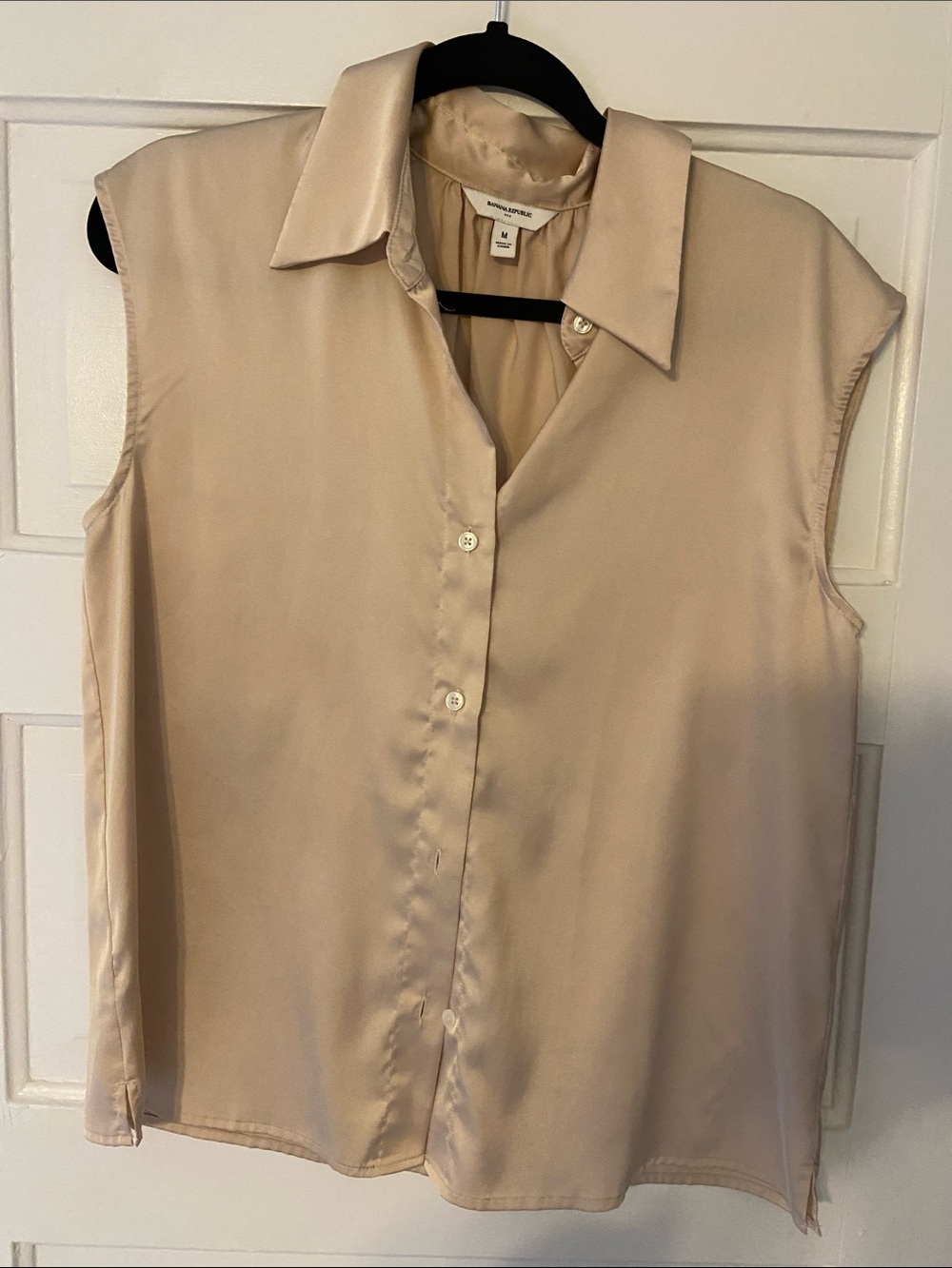 Banana Republic Sleeveless Satin Button-Down Top in Light Beige